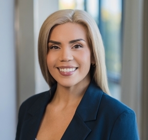Headshot Photo of Jennifer Davila